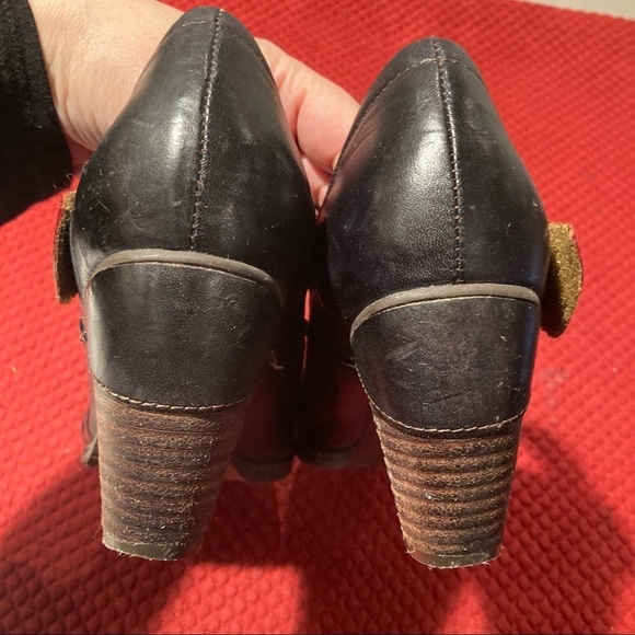 L’ARTISTE Sz 38 Spring Step Black  Red Accent Heeled Shoes Hook & Loop Closure - Picture 6 of 8